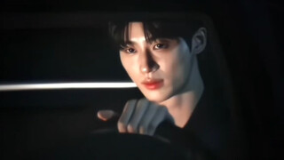 Sun Jae holding the steering wheel with one hand is simply a fascinating sight!