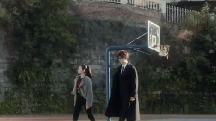 This height difference gives internal entertainment a little shock