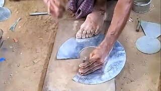 Tưởng nhớ người thợ thủ công - Tinsmith