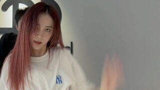 【Su Ruiqi】 dalam cover tari