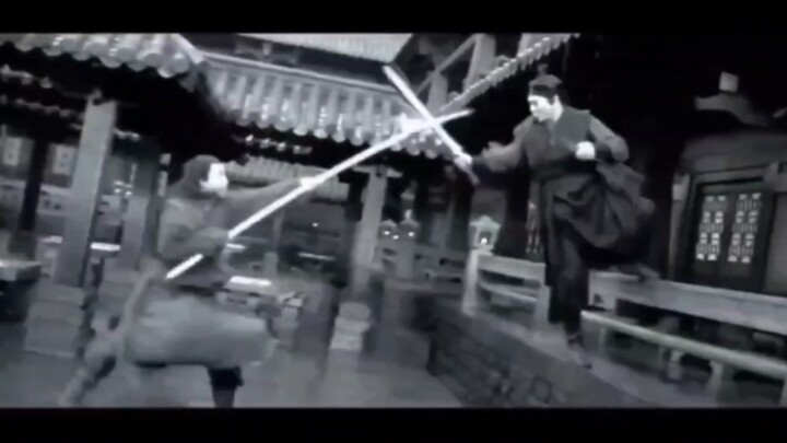 "Fighting across three thousand li in one lifetime, a single sword once faced an army of a million!"