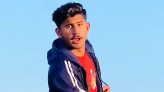 Ve Kamleya Mere Nadaan Dil