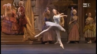 Help, this princess is even measuring the time with her hands