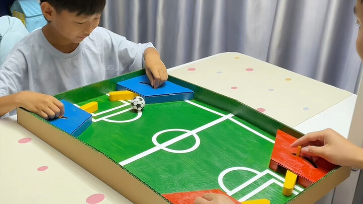 The home‑version World Cup is underway! An irresistible trophy that no elementary schooler can refus