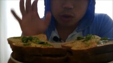 ASMR EATING SOUNDS - PEANUT BUTTER AND JELLY SANDWICH