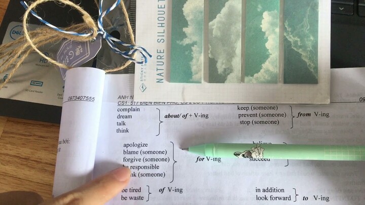 Các cụm giới từ theo sau bởi V-ing