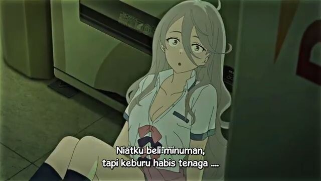 Lagi Bantuin Kaka Kelas Mau Minum...