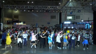 ฉันได้ยินมาว่าคุณก็ชอบ World Project เหมือนกันใช่ไหม? <Dimension Super Selected House Dance Random D