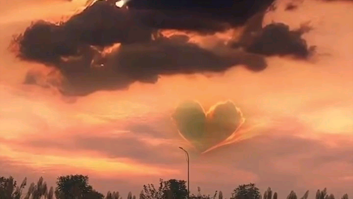 Soal unggahan ini~ Tang Xuan belum membagikan apa pun.