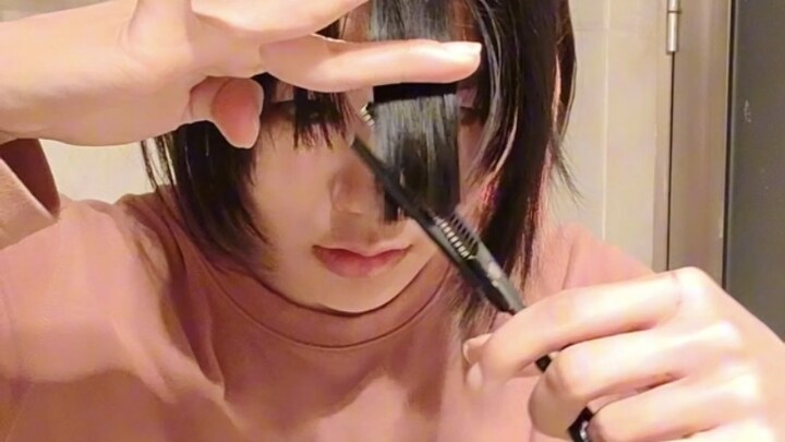 لا أنام ليلاً وأقص شعري بنفسي في ألم!