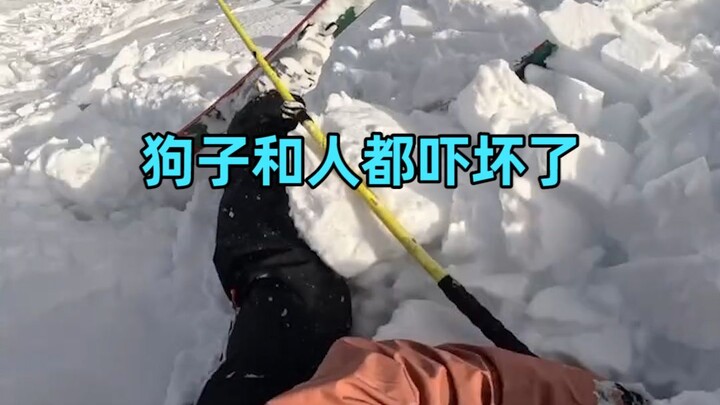 A female skier triggers an avalanche beneath her feet—heart-stopping footage captured on camera!