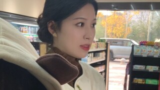 大家都说这衣服穿上不符合年龄，可是我觉得穿上很好看啊，所以00后到底要怎么穿