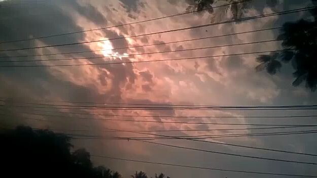 pemandangan langit senja buat lagunya gw pake lazy Sunday