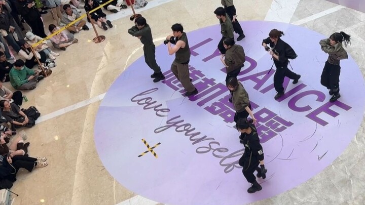 คนดูเป็นพัน! โชว์โรดโชว์ปก EXO-Monster สุดช็อก ปกของลุงดียังดูได้ในปี 2025 นะ