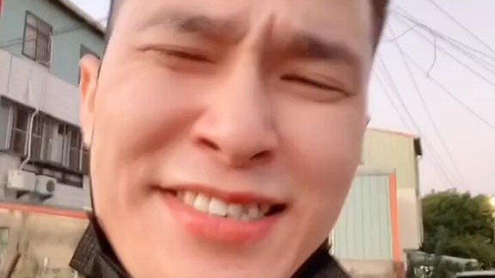 đây là gương mặt vàng chong làng tau hài