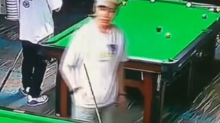 Khi Jie Huafa chạm trán với con ma thú điểm thẻ, anh ta đã hoàn toàn bị tẩy não