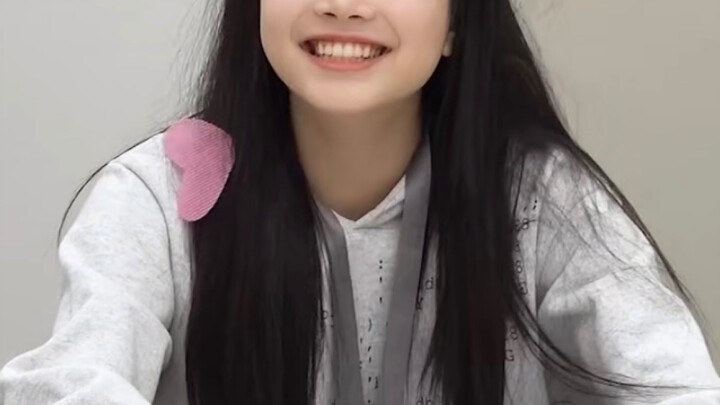 A a a a a cô gái dễ thương cưng ơi đã đốn tim tôi rồi!!