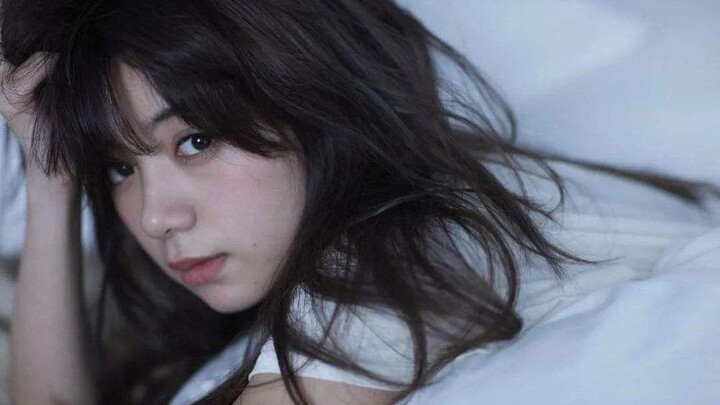 Waduh, sekali klik langsung nggak bisa keluar lagi. Ikeda Erina bangun tidur cantik banget!