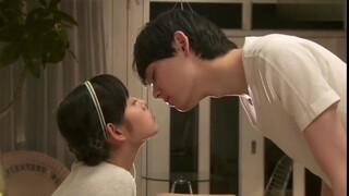My brother is so good at it, every kiss is so loving and flirtatious!!! The sweet dramas we watched 