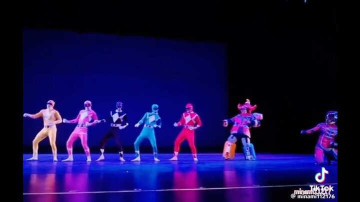 Tim Birdman Menghormati Michael Jackson