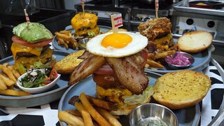 베이컨 소스 마요네즈까지 만드는 진짜 수제버거! 두툼한 베이컨 패티 / bacon egg burger - korean street food