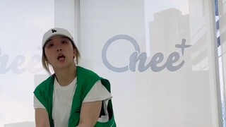 Hướng dẫn bài hát đầy đủ đã được cập nhật và đã đến lúc học cách nhảy! Bản cover verse đầu tiên của 