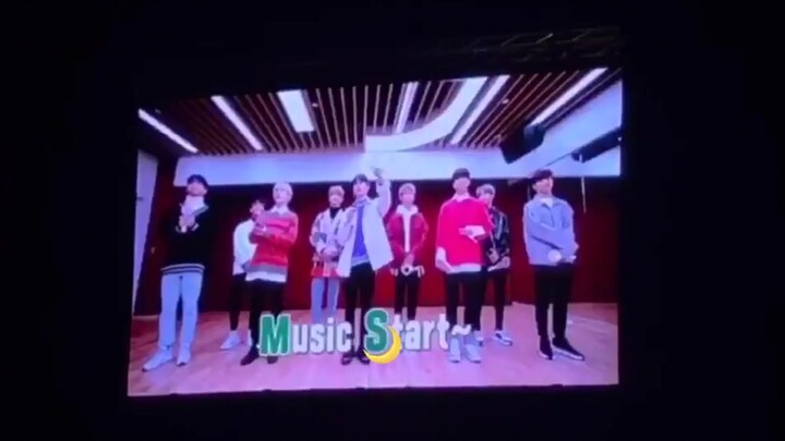 190119 Âm Ngân tại HK, nhóm đàn em Stray Kids đã làm màn cổ vũ "Yes or Yes" cho TWICE~ thật đáng yêu