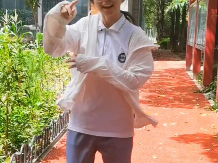 رقصت مع فريق استطلاع الابتسامة في المدرسة ＼(＠＾０＾＠)/♪