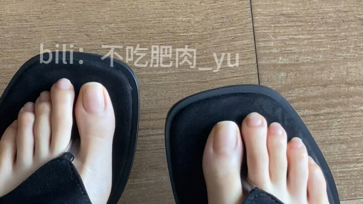 Kỷ lục Vlog làm móng chân thất bại