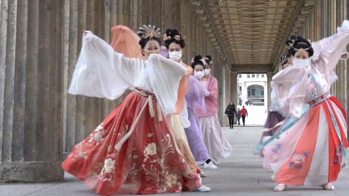 【Berlin】Dance Flash Mob "Prosperity"