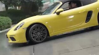 PEDAGANG INI TAK SENGAJA KETEMU PRIA TAMPAN YANG SEBENARNYA SEORANG MILYADER 😱