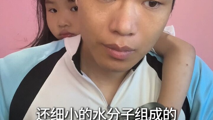 Tại sao bàn tay không thể nắm lấy nước?