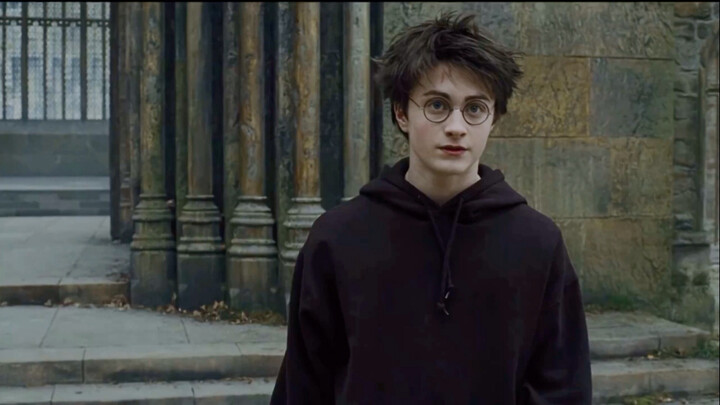 [HP/Good Looks] Come and admire the stunning looks of Hogwarts seniors