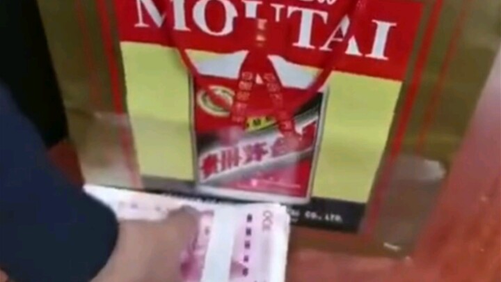 Thiết kế túi xách mà cũng lên được đến chức trưởng phòng rồi nhỉ?