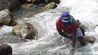 cast netting in Nepal | himalayan trout fishing with handmade cast net |