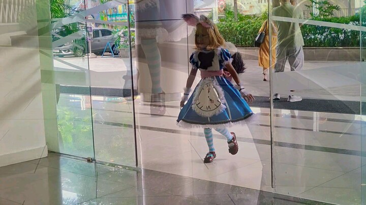 Nana Cari Kado buat ulang Tahun Kak Kameaam