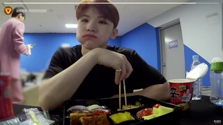 【SVT_ZER·0】[داخل سيفتين] وجبة وو زي، بث تناول الطعام، محطة صفر مع ترجمة بالصينية