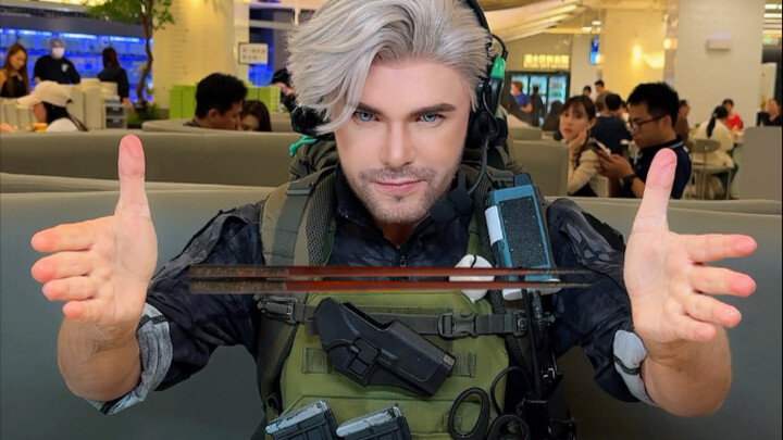 Đã hoàn toàn đắm chìm trong nghệ thuật của chính mình