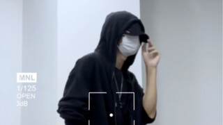 不怕男人会撒娇 就怕男人会扭腰