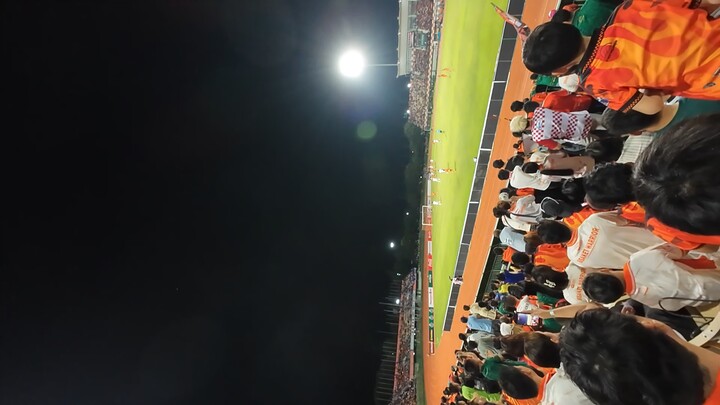 ชอบกองเชียร์ศรีสะเกษ มีทุกเพศทุกวัย
