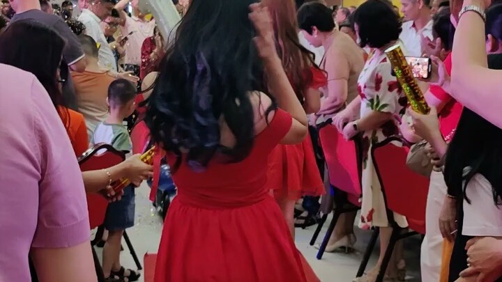 每一個最美好的日子就是今天，每一個充滿期待的日子，就是明天。用希望迎接朝霞，一切都是恰到好處。願你我不忘初心，努力做好自己。願我們上半年所有的遺憾，都是下半年驚喜的鋪墊。