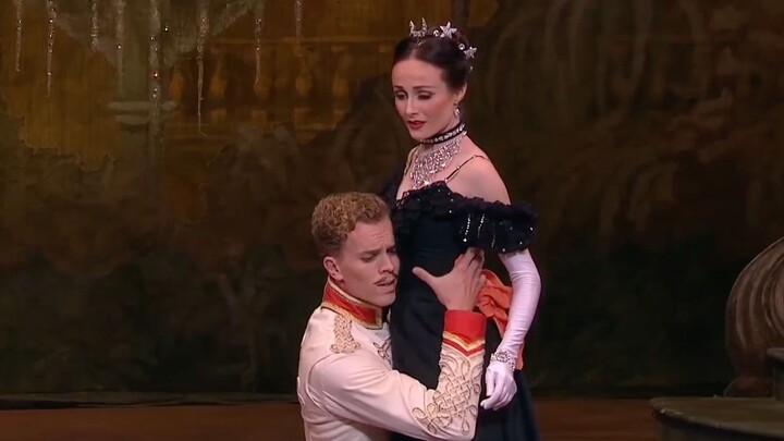 The Flirtatious Widow: Baile Shaobao Breaks Down This Happy Woman