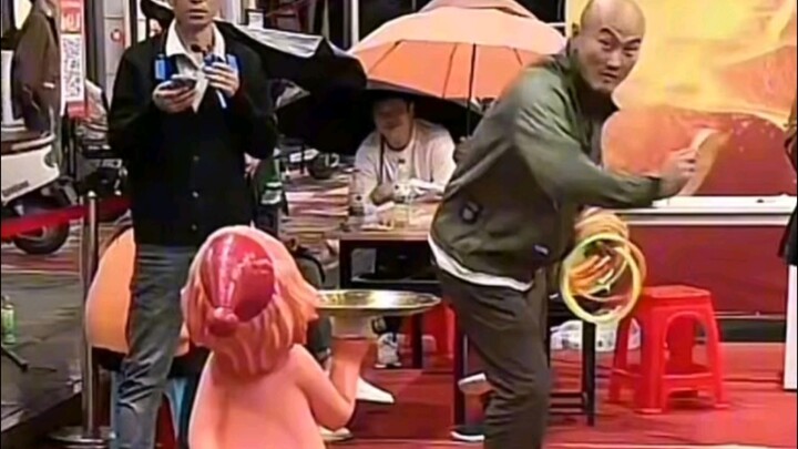 Ôi, Cô Bé Quàng Khăn Đỏ khó quá đi mất!