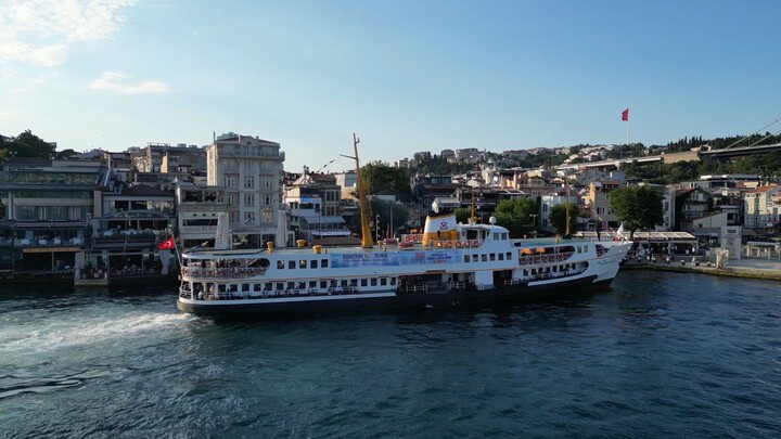 Ortaköy Mosque, where Bosphorus cruises meet Istanbul’s iconic bridge. 🕌⛴️🌉