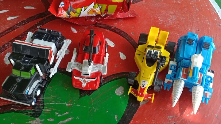 Robot biến hình kabaya da-garn kẹo cao su Lander robo