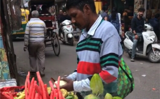 印度新德里街头水果摊大全，堪比超市！