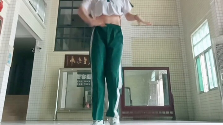 Học sinh nữ trung học nhảy theo bài "Like That"