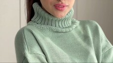 بافت یقه اسکی زنانه مناسب استایل خیابانی در پادمیرا شاپ