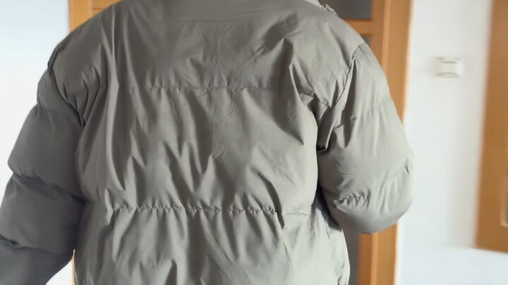 Membuka pintu untuk registrasi, keluar menuju ruang bawah tanah