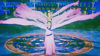 这水袖舞和丝带舞太让人惊艳了吧，真美啊